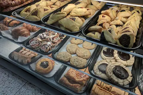 Marsin Bakers photo 1